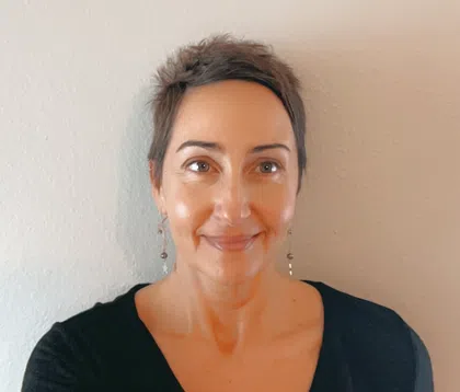 Dr Lisa